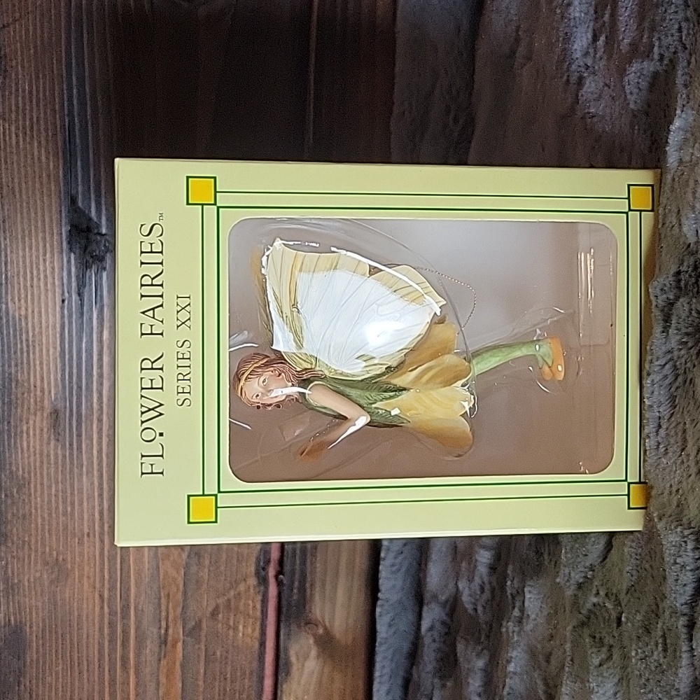 Primrose Flower Fairy 2006 Retired Cicely Mary Barker Collectible Figurine
